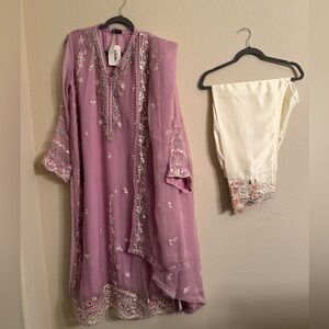 Pakistani Indian - 3 Piece Suit - NWT - Agha Noor